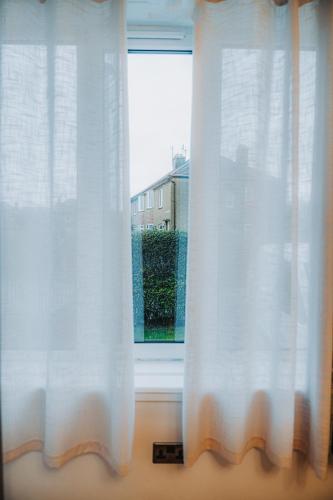 Large bedroom, close to Airport and City Centre, Edynburg (zdjęcie 10)