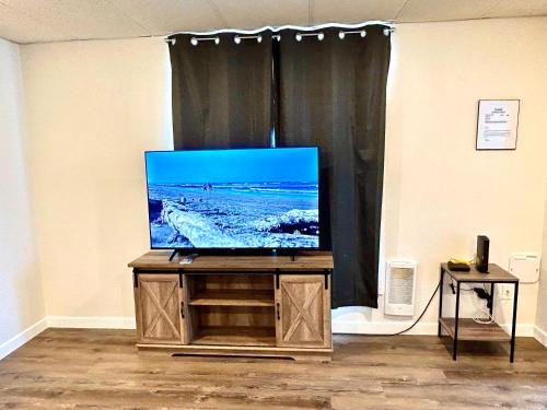 Centrally Located 2-Bdrm Guesthouse with Full Privacy in Nanaimo, Canada