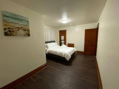 Lasalle Getaway Home! in Niagara Falls, USA
