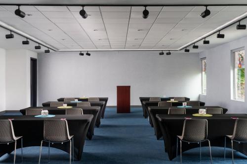 Aloft Beachwood - image 3