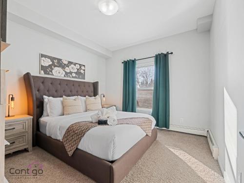 Studio Loft, 2 BD, UG Parking, 5 min to Rogers!