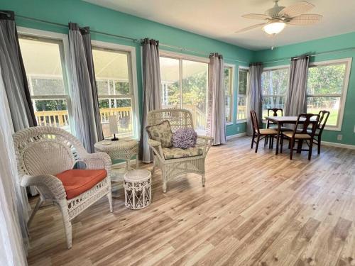 Koplietošanas atpūtas telpa ar TV, Quantico Graduation Home Visit DC 5 bedrooms 2 King Beds Stafford in Aquia Harbour (VA)
