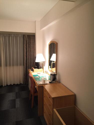 room detail thumbnail 1