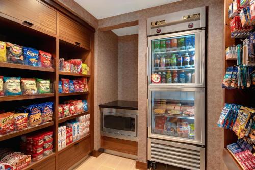 Fairfield Inn and Suites by Marriott Rochester West/Greece - image 11