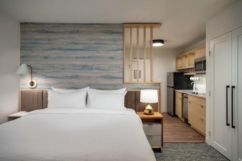 One-Bedroom Queen Suite with Sofa Bed