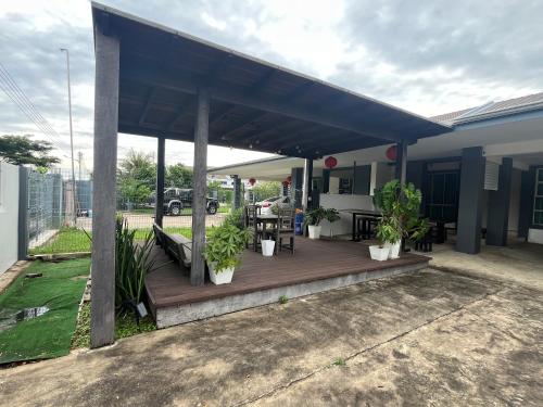 Jo's Homestay Senadin in Lutong