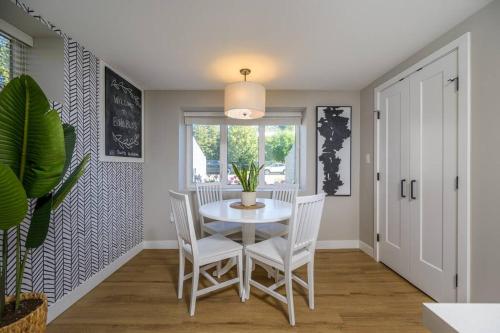 Boho Bliss - Just steps away from the Hospital in Prince George (BC)