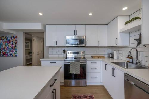 Boho Bliss - Just steps away from the Hospital in Prince George (BC)