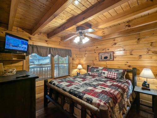 ERN807 - Black Bearry Ridge - Great Location! Close To All The Action! cabin - image 11