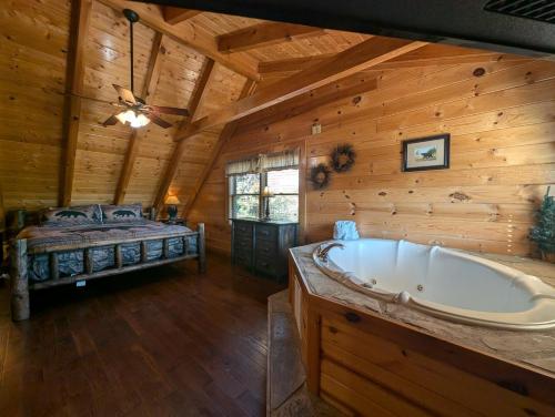 ERN807 - Black Bearry Ridge - Great Location! Close To All The Action! cabin - image 2