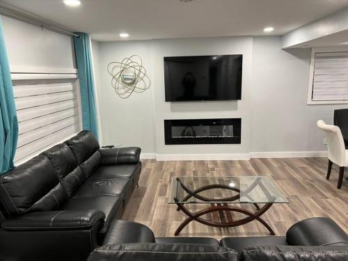 Yellowknife Down Town Retreat