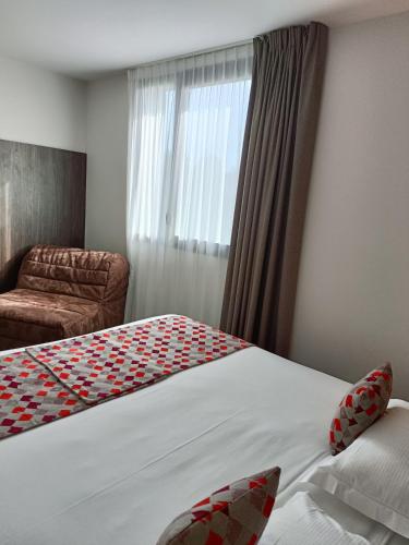 Brit Hotel Ploermel - Hotel de l'Hippodrome - image 5