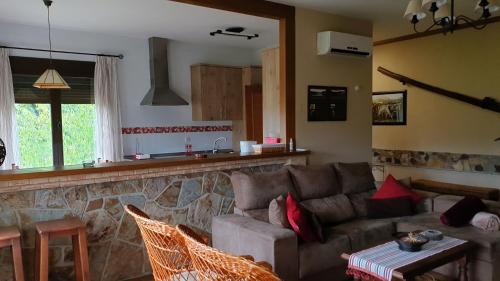 Közös társalgó / TV, Casa con piscina en Parque Nacional de Cabaneros in Navas De Estena