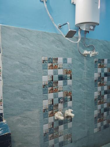 Om Palace Guest House Ayodhya Dhaam -AC & Non AC Rooms