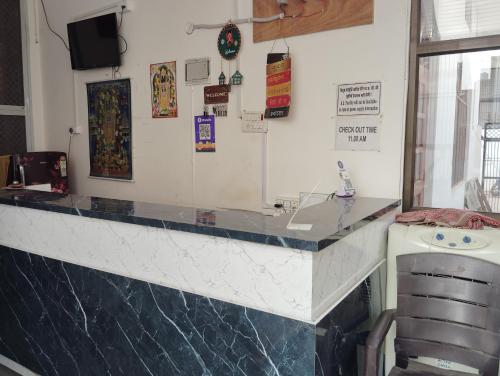 Om Palace Guest House Ayodhya Dhaam -AC & Non AC Rooms