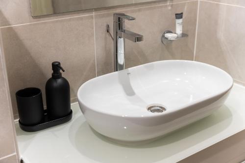 StayShort - Spacious Studio in Carson C - Damac Hills!, Dubai (foto 9)
