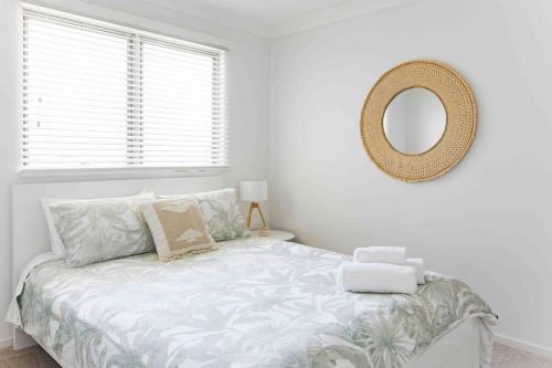 Bright & Cosy 2 Bed, 2 Bath Apartment, With Pool