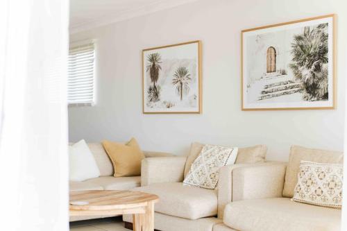 Bright & Cosy 2 Bed, 2 Bath Apartment, With Pool