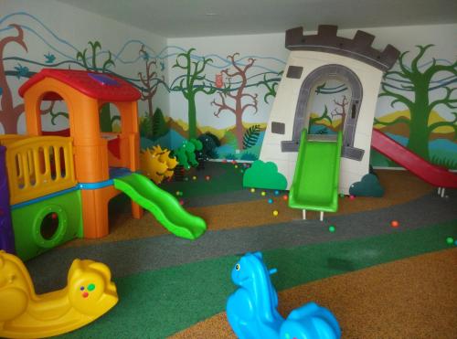 Playground, Vista Alam Studio Units - Pool, food court in Shah Alam