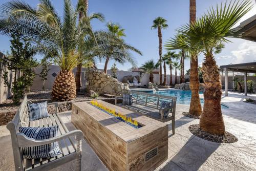 Oasis In The Desert W Heated Pool Fully Renovated, Las Vegas (photo 4)