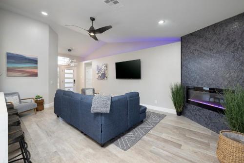 Oasis In The Desert W Heated Pool Fully Renovated, Las Vegas (photo 7)