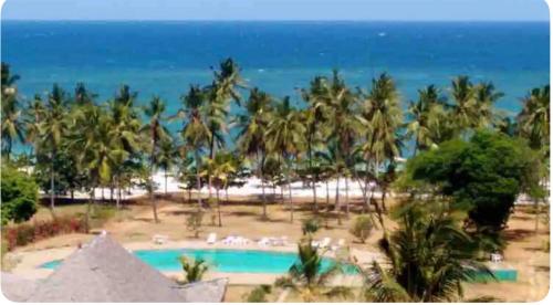 Unterkunft von außen, BeachFront 2 bedroom Apartment with WiFi&Netflix in Mombasa