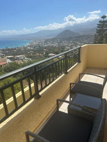 Blue Horizon Apartments Room Type - One-Bedroom Apartment with Balcony and Sea View