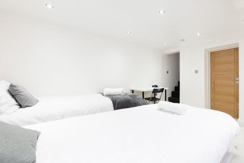 Leeds Retreat - 4BR House Sleeps 10