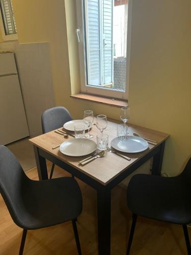 TripleA Sr apartments in ราโควิชา