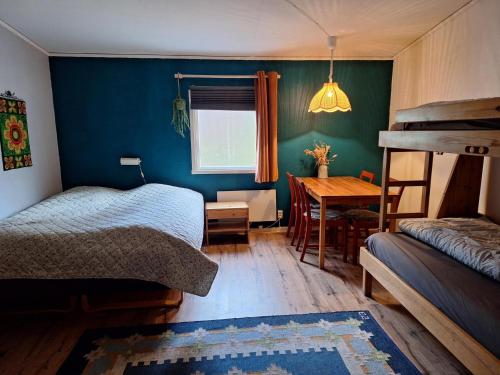 HOSTEL and VANDRARHEM LUPIN Naturcamping Lagom – khách sạn tại Sunne