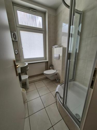 Comfort Single Room with Shower image 3