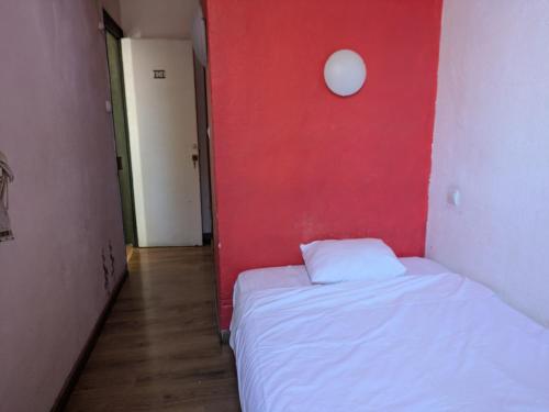 Single Room with Private Bathroom image 10