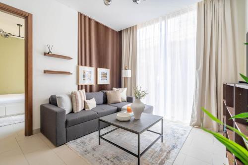 GuestReady - Modern 2BR Near Downtown Dubai, Dubaj