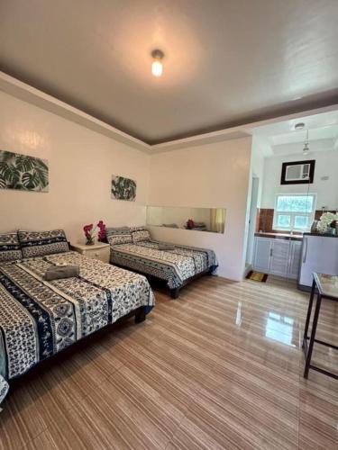 2 double beds