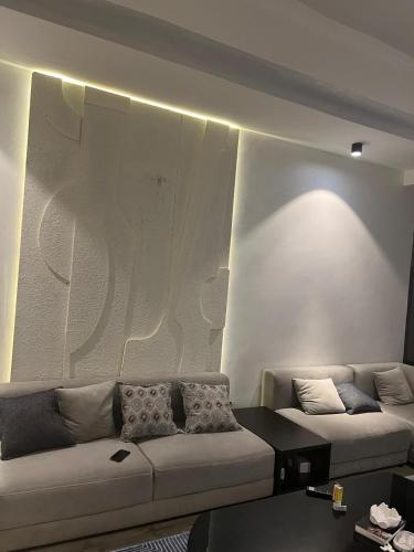 Bytup 2bedroom Apt in lekki24hrs light Wifi fully serviced apartment  water heater smart tv - image 4