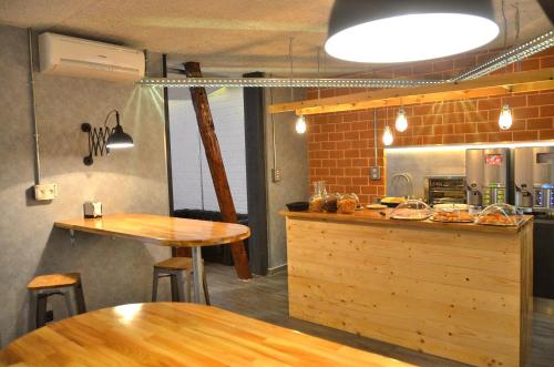 Létesítmények, Far Home Atocha near Centro de Arte Reina Sofía Nemzeti Múzeum