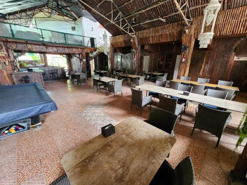 MB's Garden Inn MB's Garden Inn