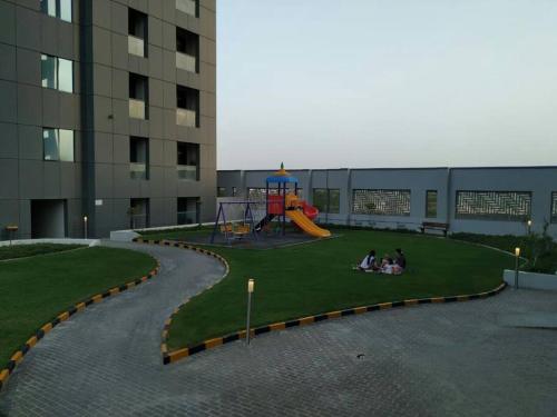 Entire 1 Bedroom Apartment with Swimming Pool andJaccuzi in Business Bay, heart of Dubai, Dubai (photo 4)