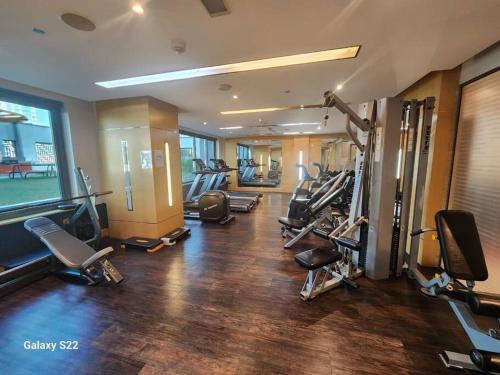 Entire 1 Bedroom Apartment with Swimming Pool andJaccuzi in Business Bay, heart of Dubai, Dubai (photo 6)