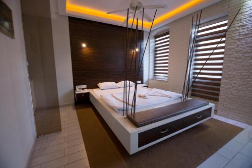 Element Suites - main image