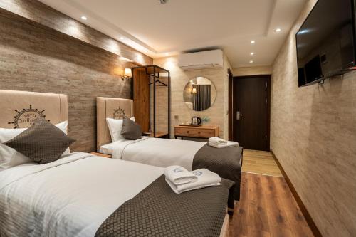 Standard Double or Twin Room image 5