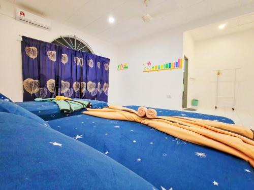 GOLDEN HOUSE ,1min to aeon, 7min to zoo,8min to lake gardens GOLDEN HOUSE ,1min to aeon, 7min to zoo,8min to lake gardens