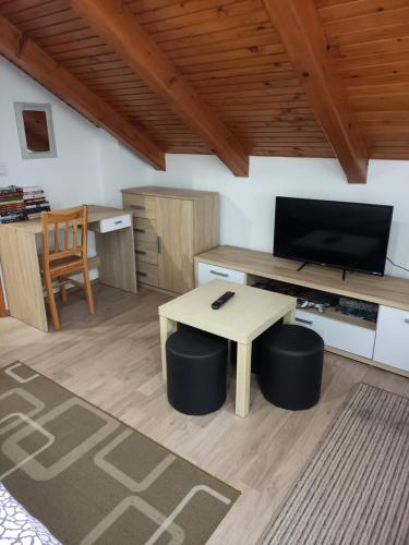 Apartman 2 in กราปินา