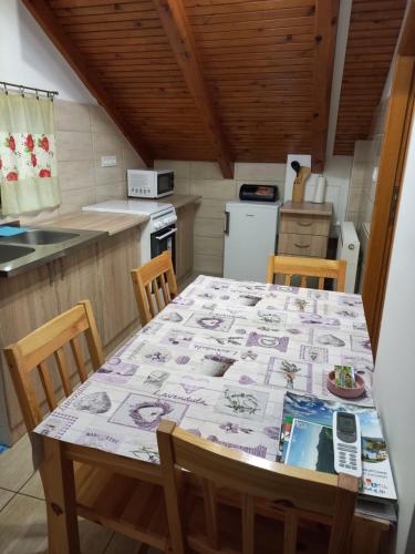Apartman 2 in กราปินา