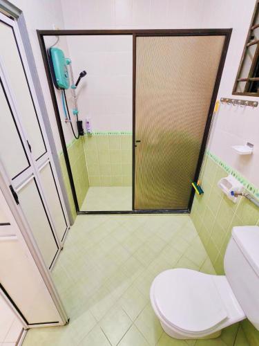 GOLDEN HOUSE ,1min to aeon, 7min to zoo,8min to lake gardens GOLDEN HOUSE ,1min to aeon, 7min to zoo,8min to lake gardens