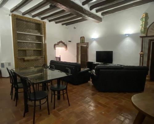 Cal Castlà (Cal Castla) in Can Cartro