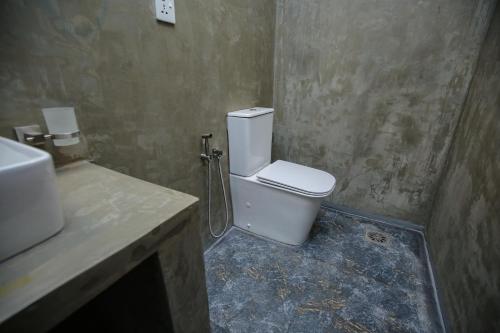 Randika RestRoom - image 2