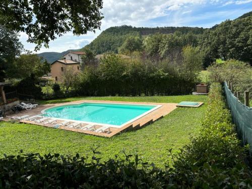 Úszómedence, Borgo Di Fonni in Sellano