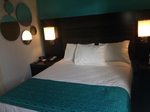 Rockaway Hotel - main image