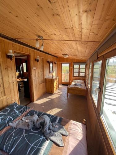 Kőlépcsős Vendégház (Kolepcsos Vendeghaz) in นยูล